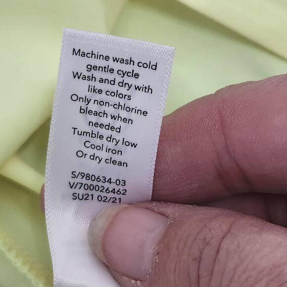 ATHLETA BOULEVARD V-NECK TEE T-SHIRT Size 1X Neon Yellow Green - Picture 9 of 10